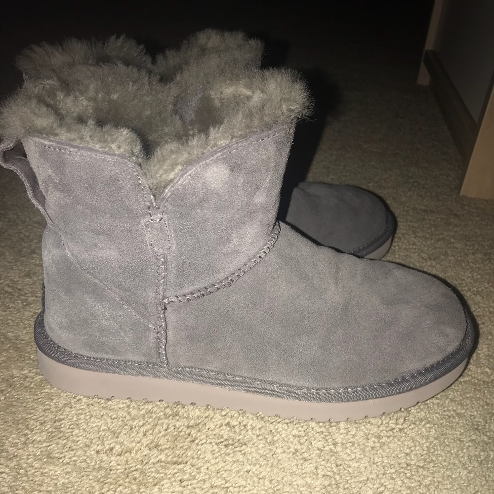 Grey purple uggs perfect condition.